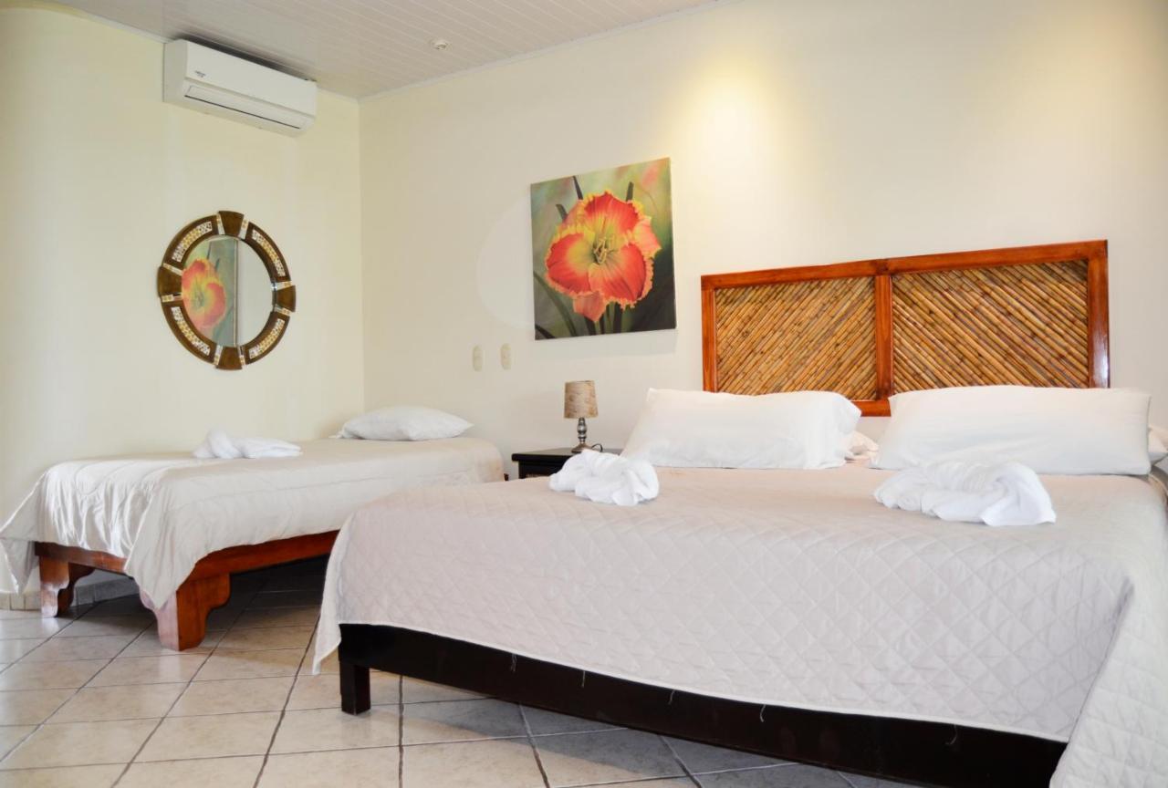 Cocomar Beachfront Hotel باريتا المظهر الخارجي الصورة