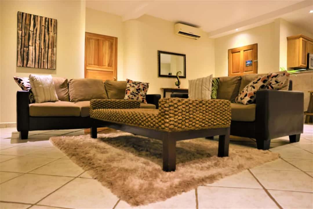 Cocomar Beachfront Hotel باريتا المظهر الخارجي الصورة