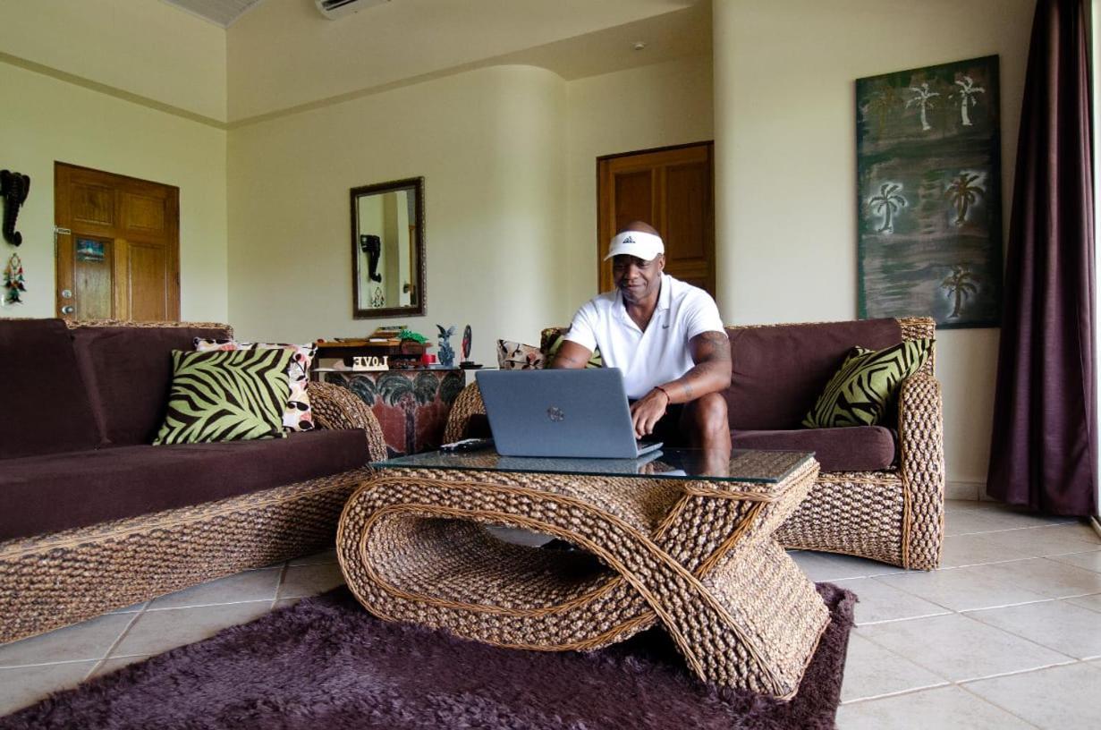 Cocomar Beachfront Hotel باريتا المظهر الخارجي الصورة